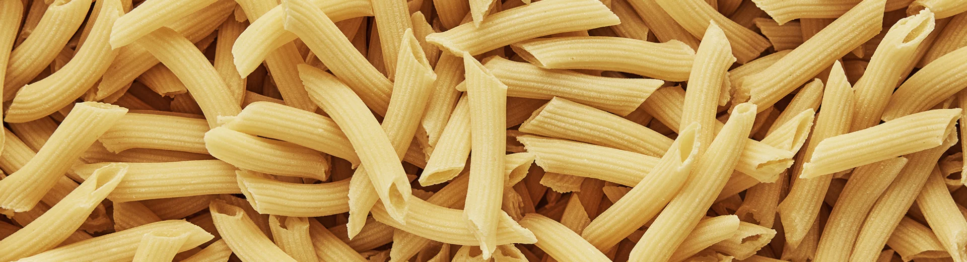 Frische Penne in der Draufsicht.