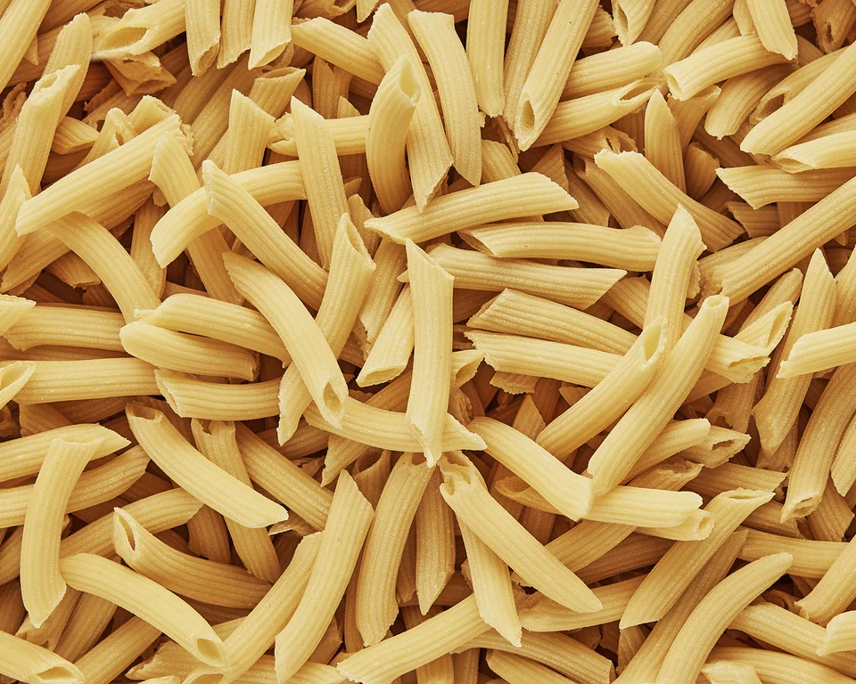 Frische Penne in der Draufsicht.